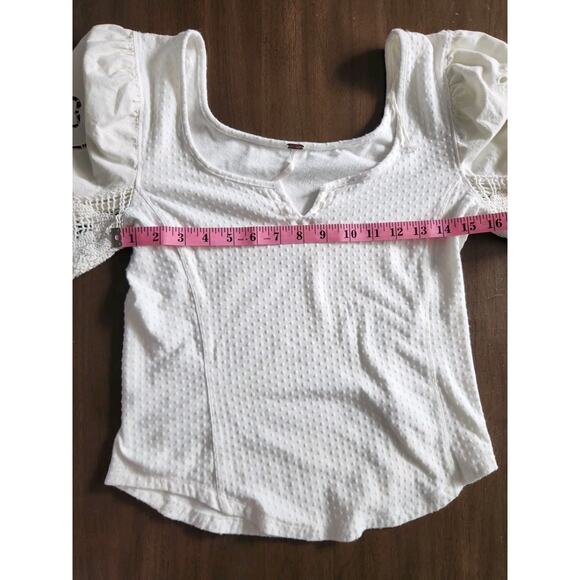 Free People Brunch Date Split Neck 3/4 Puffed Lace Sleeve Top Size Medium - Picture 9 of 10